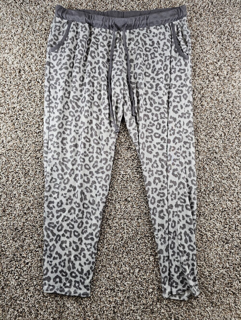 Lucky Brand Womens Sz XL Jogger Style Pajama Pants Gray Leopard Print